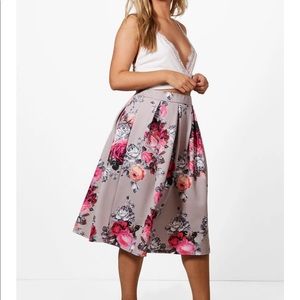 Floral boohoo a-line skirt